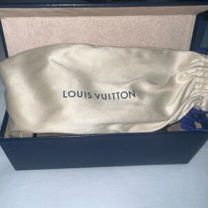 IN PERFECT CONDITION- rare discontinued Louis vuitton Grease Mask sunglasses.
